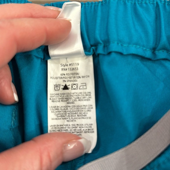 WONDERWINK TEAL BLUE XS CHARLOTTE V-NECK NEXT TOP 6119 AND LOGAN XS PANTS 5119 - Picture 5 of 8